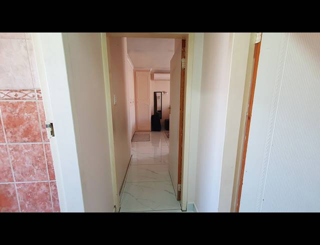 4 BEDROOM FREEHOLD FOR SALE IN BRACKENDOWNS